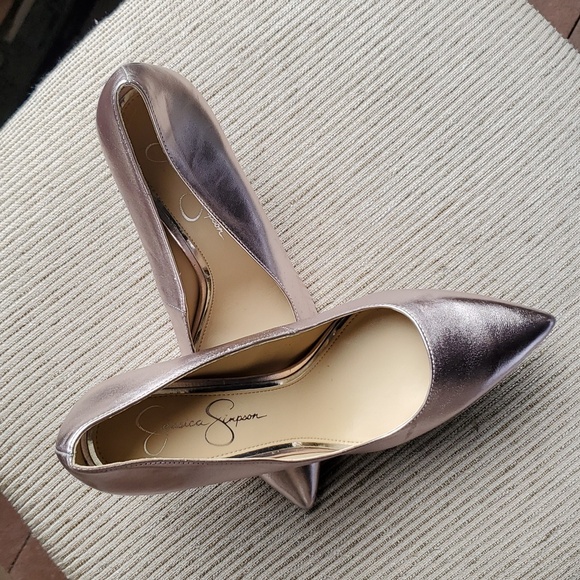 Size - Picture 1 of 4